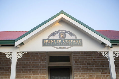 Spencer Cottage - Accommodation in Surfers Paradise 0