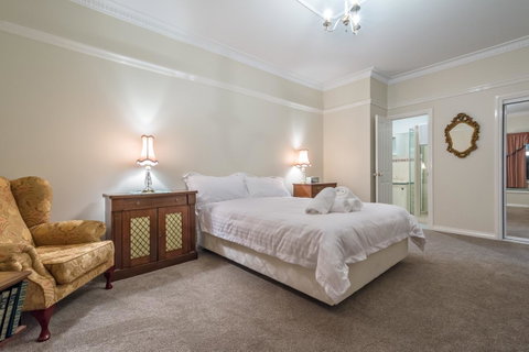Serpentine Rose - Accommodation in Surfers Paradise 3