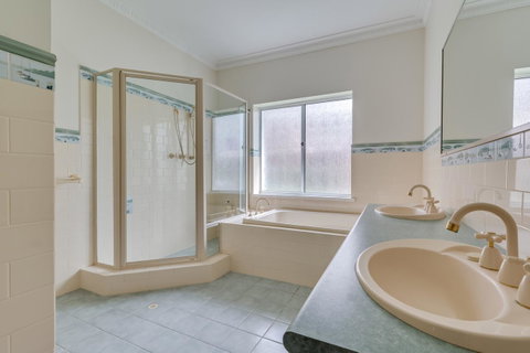 Serpentine Rose - Accommodation in Surfers Paradise 14