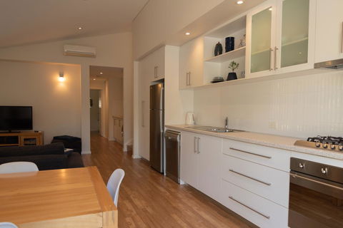 Cape Villas Dunsborough Unit 2 - Accommodation in Surfers Paradise 3