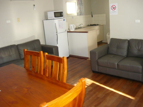Albany Apartments - Accommodation in Surfers Paradise 3