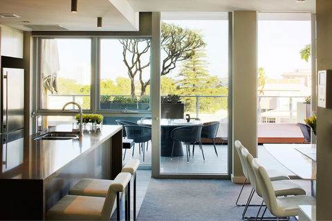 Claremont Quarter Luxury Apartment - Accommodation in Surfers Paradise 0