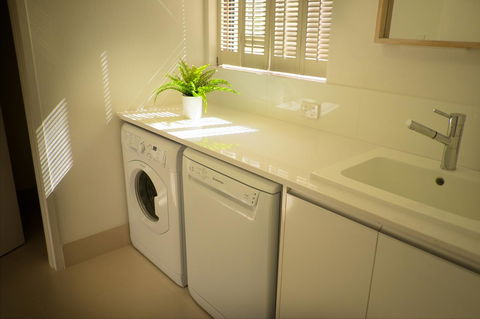Cottesloe Artist's Beach Retreat - Accommodation in Surfers Paradise 33