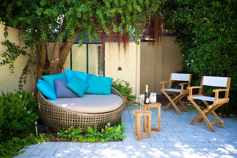 Cottesloe Artist's Beach Retreat - Accommodation in Surfers Paradise 1