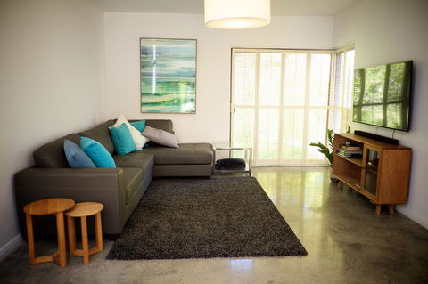 Cottesloe Artist's Beach Retreat - Accommodation in Surfers Paradise 5