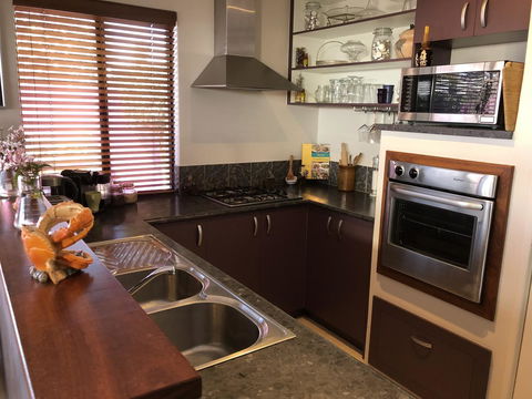 BeachHideaway@Scarborough - Accommodation in Surfers Paradise 23