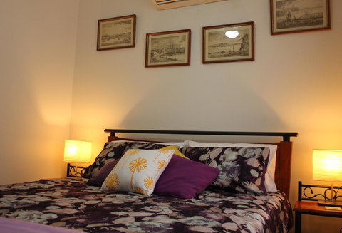 Jacaranda Hideaway Bed & Breakfast - Accommodation in Surfers Paradise 1