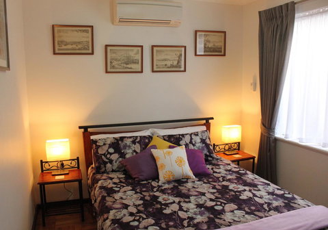 Jacaranda Hideaway Bed & Breakfast - Accommodation in Surfers Paradise 2