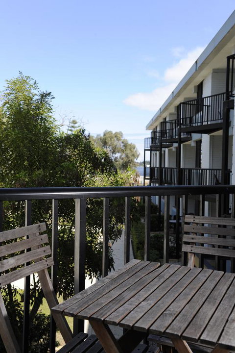 Lodestar Waterside Apartments - Accommodation in Surfers Paradise 24