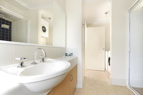 Lodestar Waterside Apartments - Accommodation in Surfers Paradise 34
