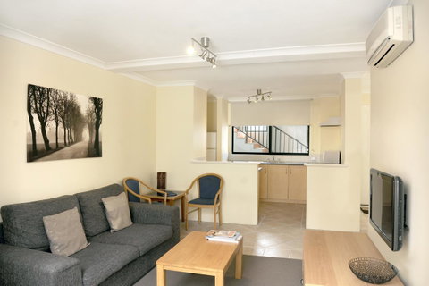 Lodestar Waterside Apartments - Accommodation in Surfers Paradise 31