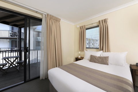 Lodestar Waterside Apartments - Accommodation in Surfers Paradise 43