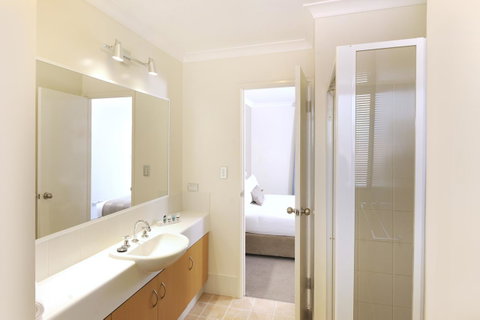 Lodestar Waterside Apartments - Accommodation in Surfers Paradise 10