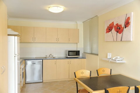 Lodestar Waterside Apartments - Accommodation in Surfers Paradise 9