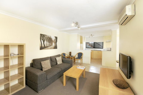 Lodestar Waterside Apartments - Accommodation in Surfers Paradise 30