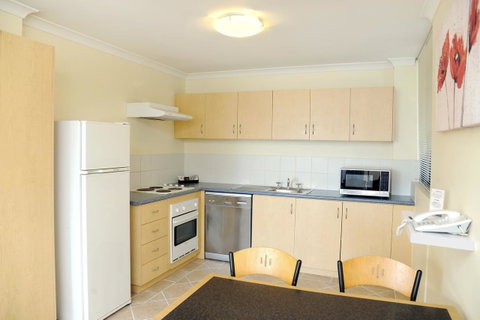 Lodestar Waterside Apartments - Accommodation in Surfers Paradise 18