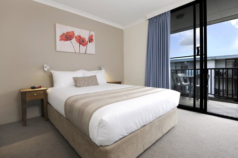 Lodestar Waterside Apartments - Accommodation in Surfers Paradise 6