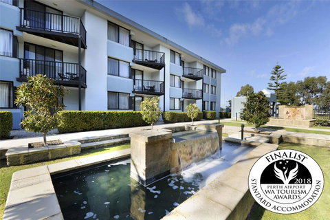 Lodestar Waterside Apartments - Accommodation in Surfers Paradise 0