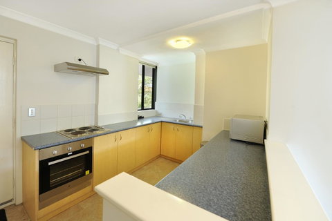 Lodestar Waterside Apartments - Accommodation in Surfers Paradise 1