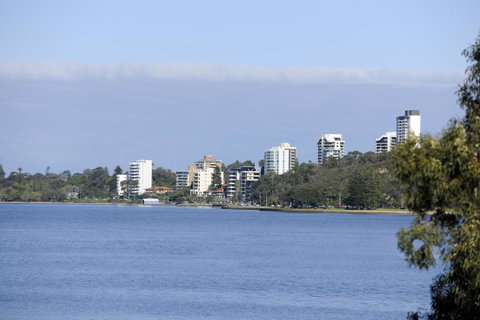 Lodestar Waterside Apartments - Accommodation in Surfers Paradise 40