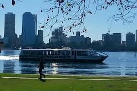 High Tor - Accommodation in Surfers Paradise 41