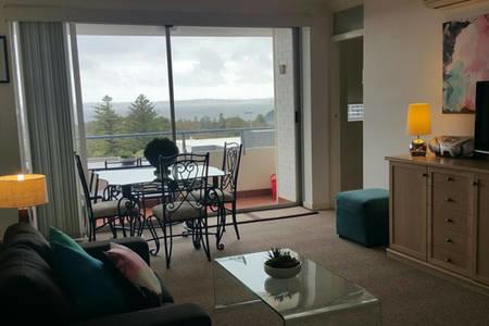 High Tor - Accommodation in Surfers Paradise 11