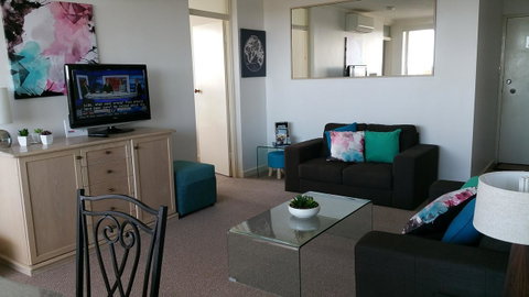 High Tor - Accommodation in Surfers Paradise 13