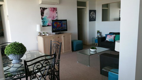 High Tor - Accommodation in Surfers Paradise 16