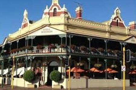 High Tor - Accommodation in Surfers Paradise 39
