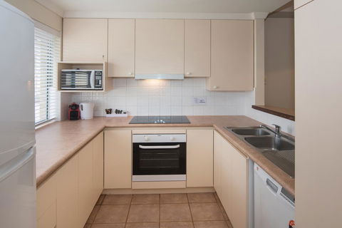Bayshore Beachside Resort - Accommodation in Surfers Paradise 24