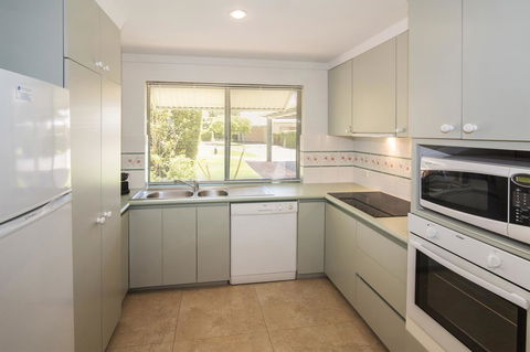 Bayshore Beachside Resort - Accommodation in Surfers Paradise 12