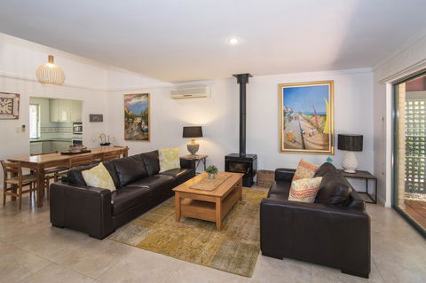 Bayshore Beachside Resort - Accommodation in Surfers Paradise 10