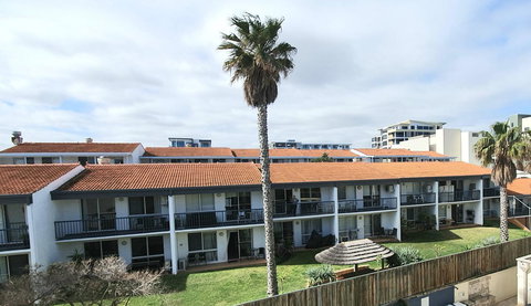 Seashore Memories - Sleeps 3 - Accommodation in Surfers Paradise 2