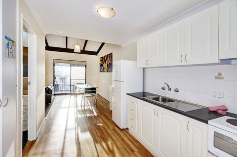 Seashore Memories - Sleeps 3 - Accommodation in Surfers Paradise 10