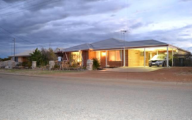 Leeman WA Accommodation in Surfers Paradise