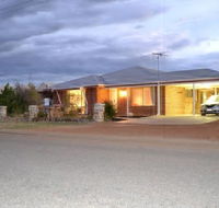 Beach Place  Leeman - Accommodation in Surfers Paradise