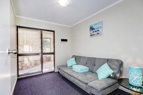West Beach Lagoon 202 - Quiet & Ground Floor! - Accommodation in Surfers Paradise 5
