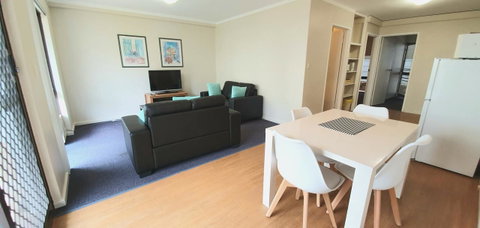 West Beach Lagoon 202 - Quiet & Ground Floor! - Accommodation in Surfers Paradise 7