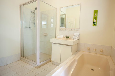 Riverglen Chalets - Accommodation in Surfers Paradise 23