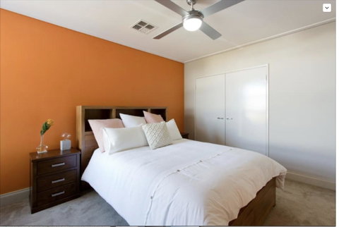 Adele's Luxury South Beach Apartment With King Bed - Accommodation in Surfers Paradise 3