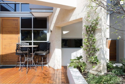 Adele's Luxury South Beach Apartment With King Bed - Accommodation in Surfers Paradise 21