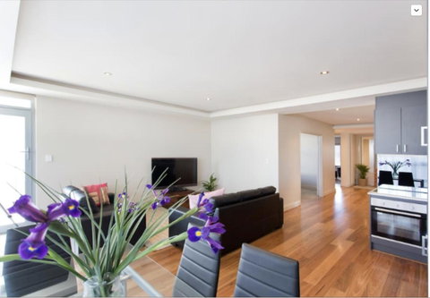 Adele's Luxury South Beach Apartment With King Bed - Accommodation in Surfers Paradise 9