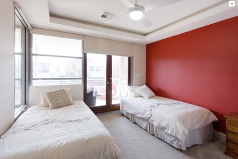 Adele's Luxury South Beach Apartment With King Bed - Accommodation in Surfers Paradise 7