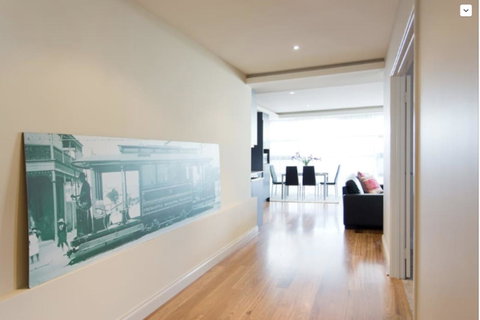 Adele's Luxury South Beach Apartment With King Bed - Accommodation in Surfers Paradise 11