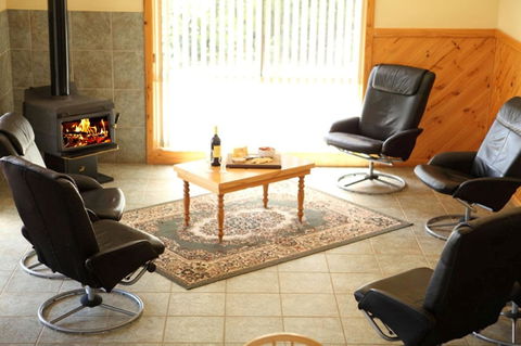 Riverside Retreat Chalets, Walpole - Accommodation in Surfers Paradise 9
