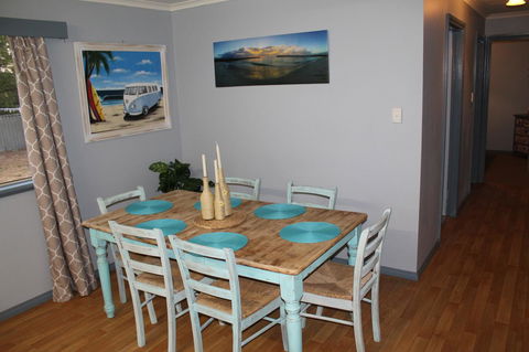 Jbay Beach Shack - Accommodation in Surfers Paradise 11
