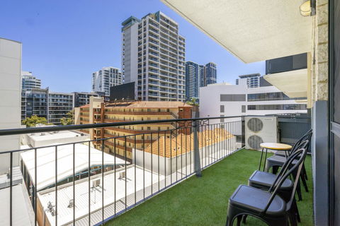 Oversized Eastend Sleeps 6 Free PARKING+POOL WIFI - Accommodation in Surfers Paradise 20