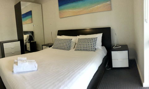 West Beach Lagoon 218 - Outstanding Value! - Accommodation in Surfers Paradise 3