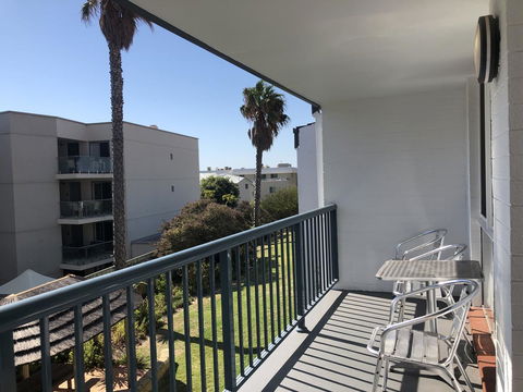 West Beach Lagoon 218 - Outstanding Value! - Accommodation in Surfers Paradise 12