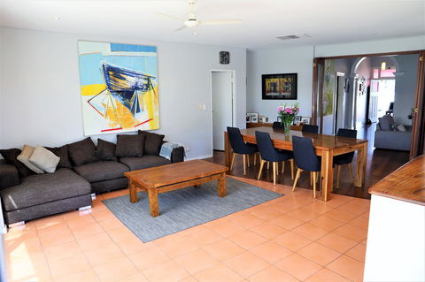 Fremantle Heritage Home For You To Enjoy! - Accommodation in Surfers Paradise 18